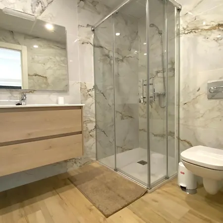 דירה Atico Con Piscina En *