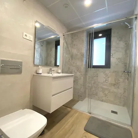 Atico Con Piscina En * פואנגירולה