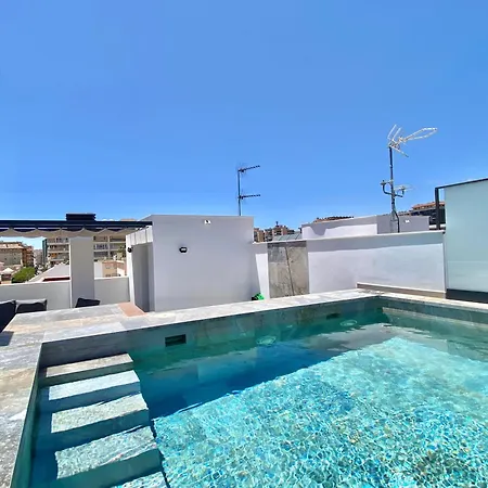 Atico Con Piscina En *